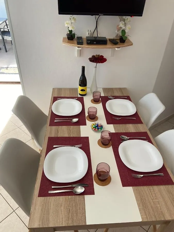 Apartment Madis & Free Bikes Pula 0*,